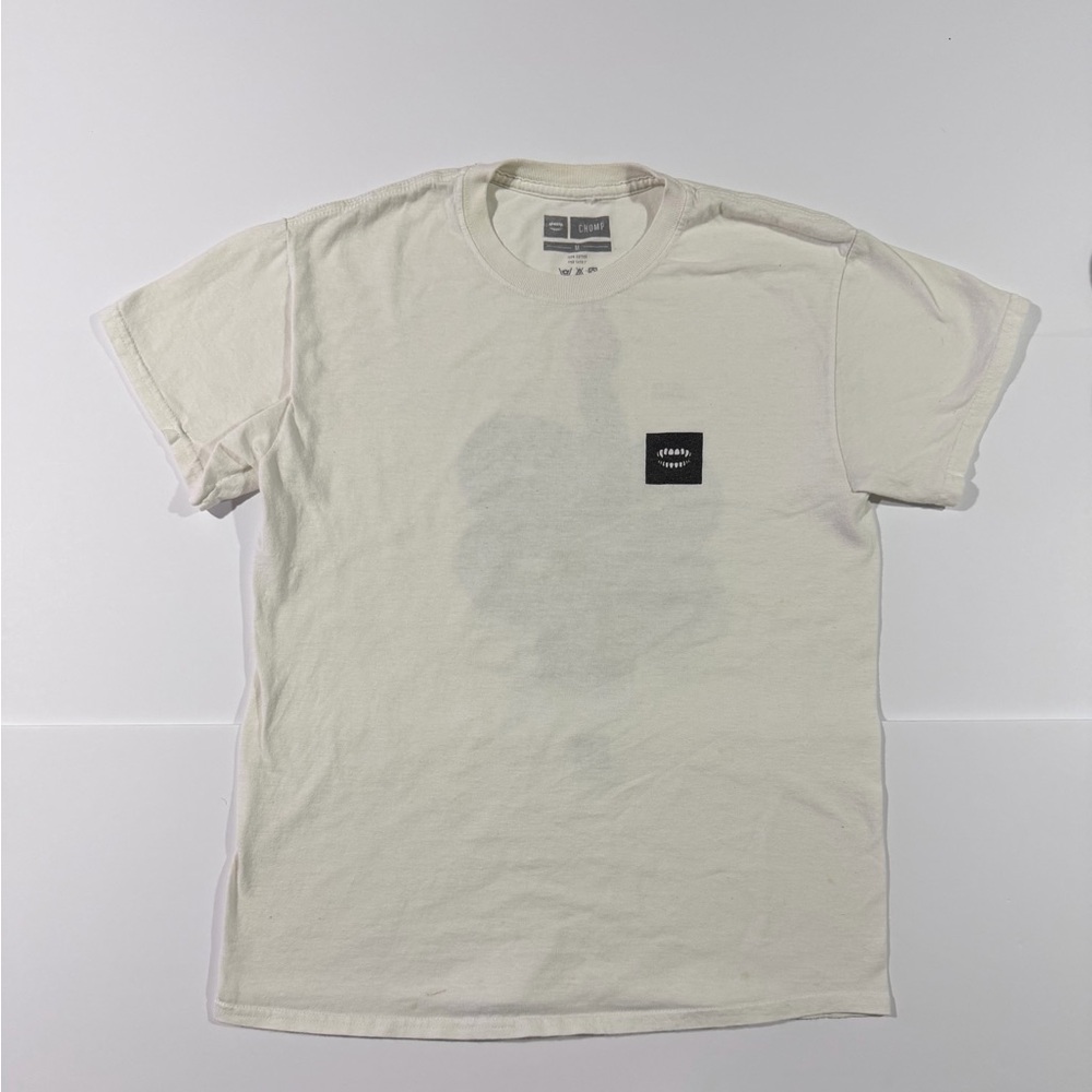 Men's Cream Short-Sleeve T-Shirt with Discreet Chest Patch